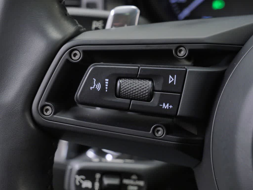 Thumbnail: 2023 Porsche Macan - 18