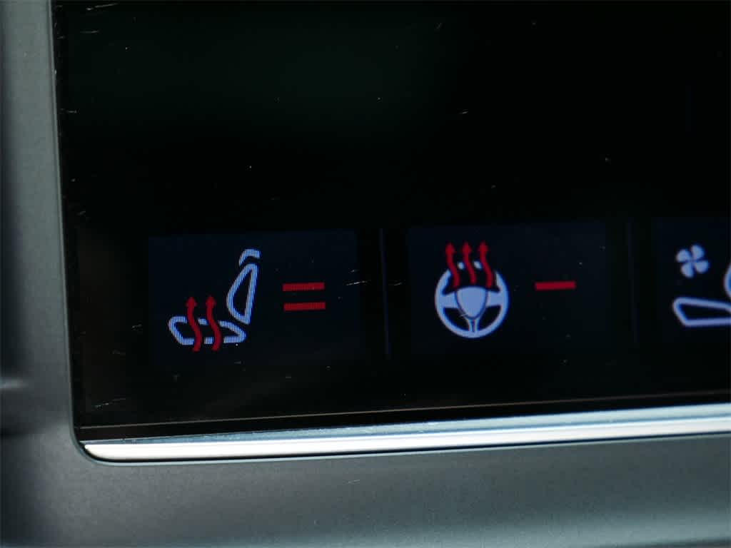 Thumbnail: 2022 Maserati Levante - 22