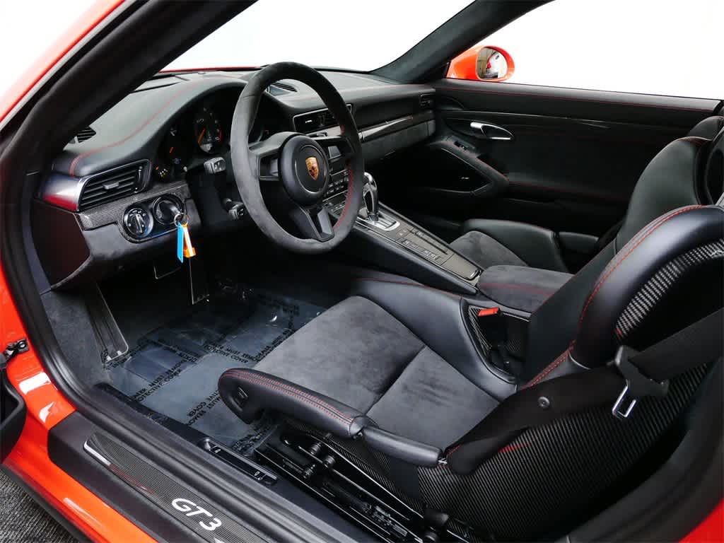Thumbnail: 2018 Porsche 911 - 4
