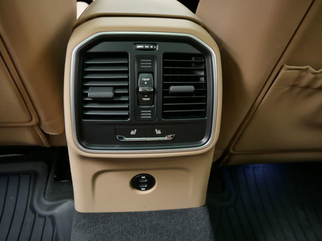 Thumbnail: 2025 Porsche Macan - 15