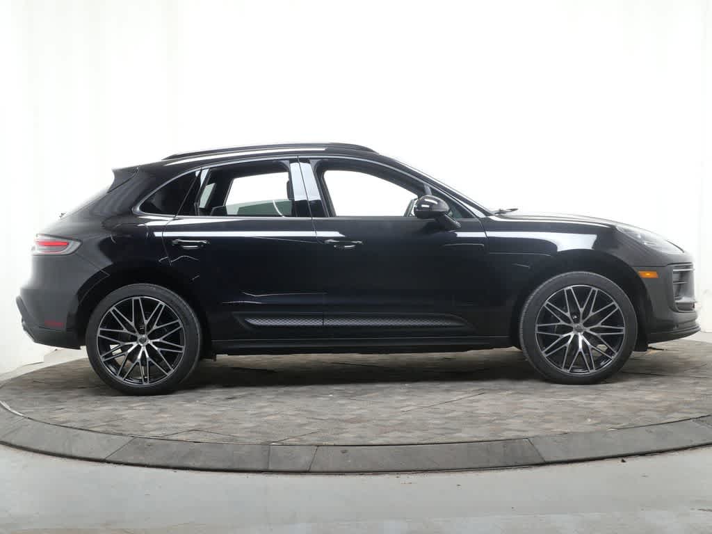 Thumbnail: 2024 Porsche Macan - 8