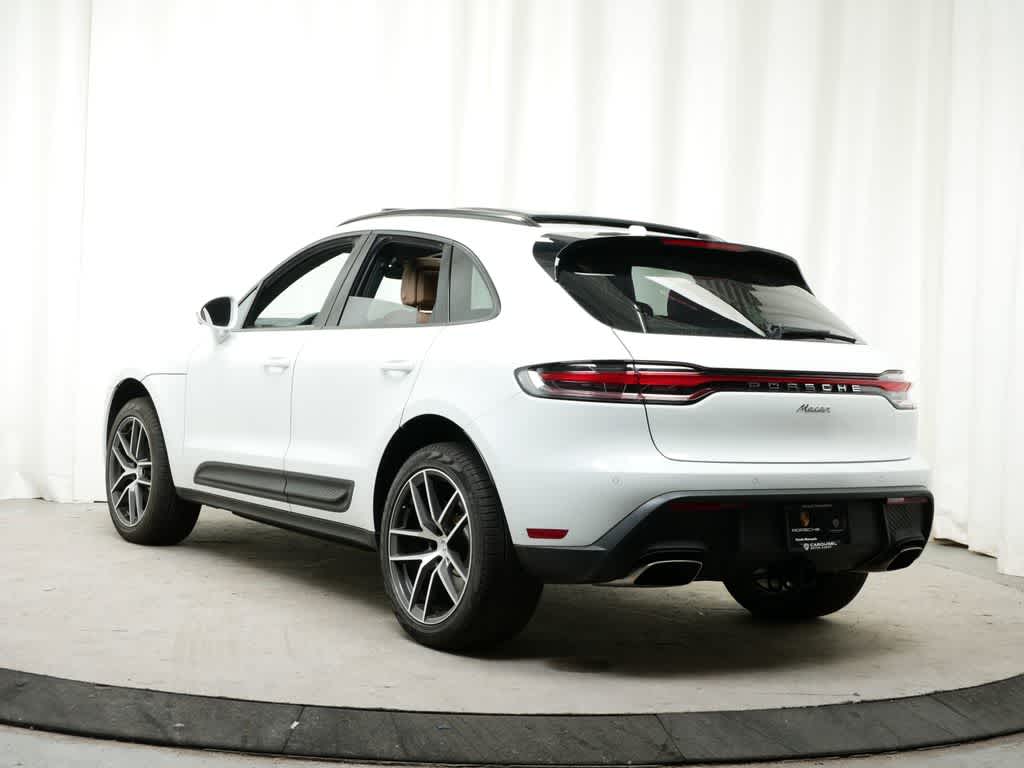 Thumbnail: 2025 Porsche Macan - 3