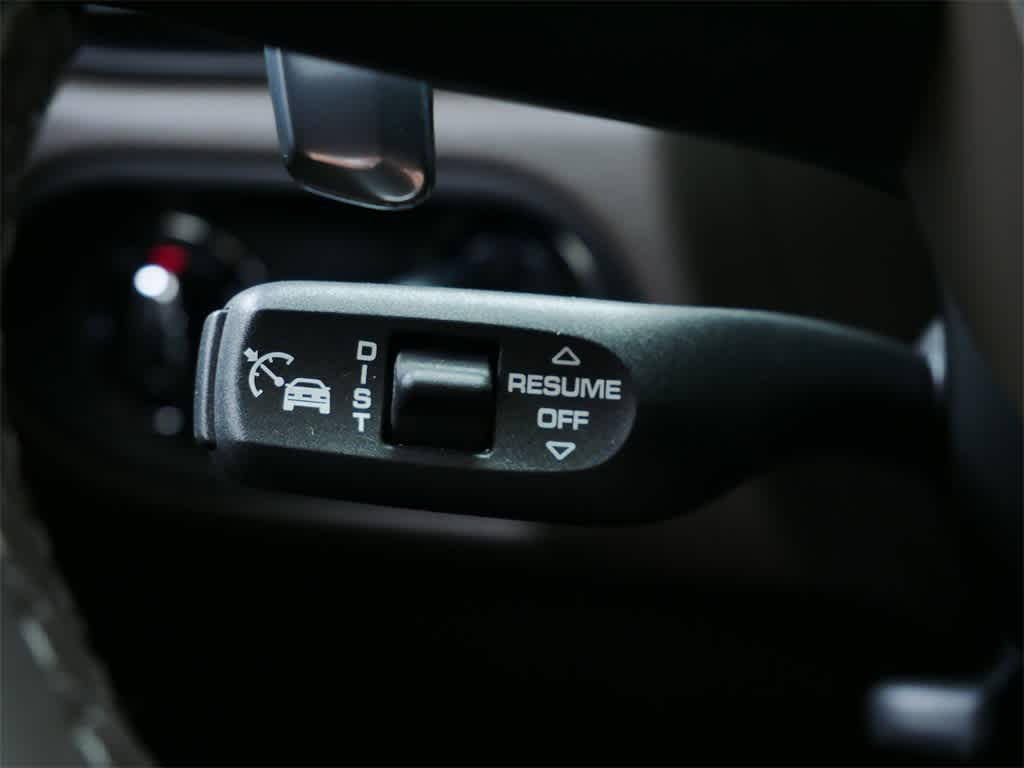 Thumbnail: 2024 Porsche Macan - 20