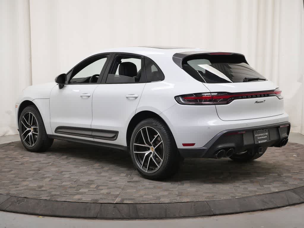 Thumbnail: 2023 Porsche Macan - 3