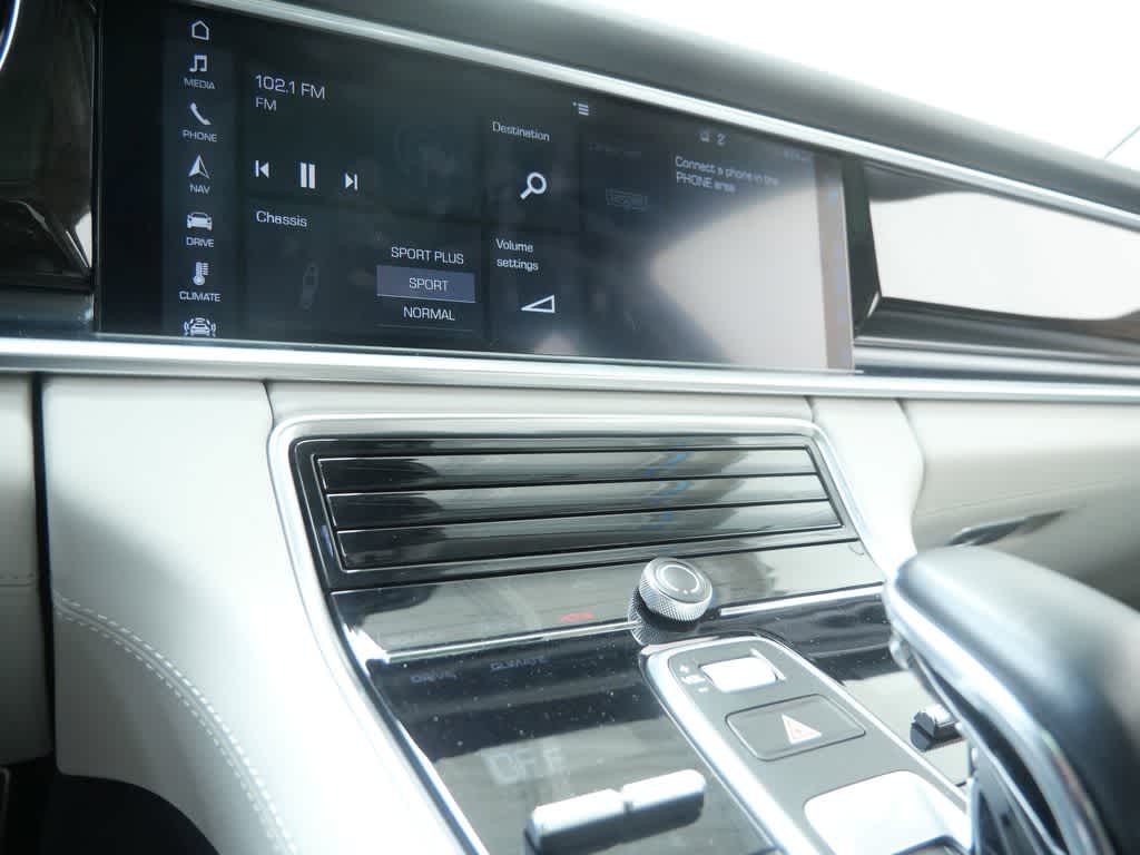 Thumbnail: 2017 Porsche Panamera - 24