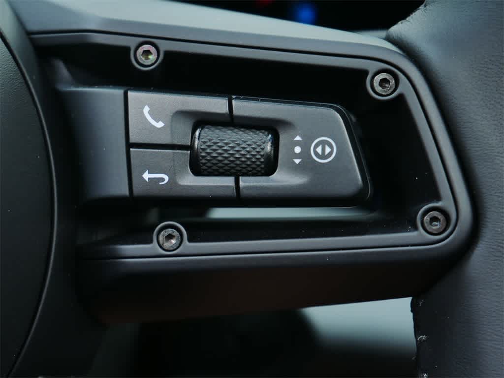 Thumbnail: 2025 Porsche Macan - 23