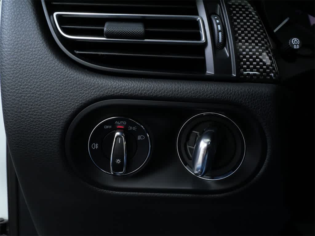 Thumbnail: 2025 Porsche Macan - 22