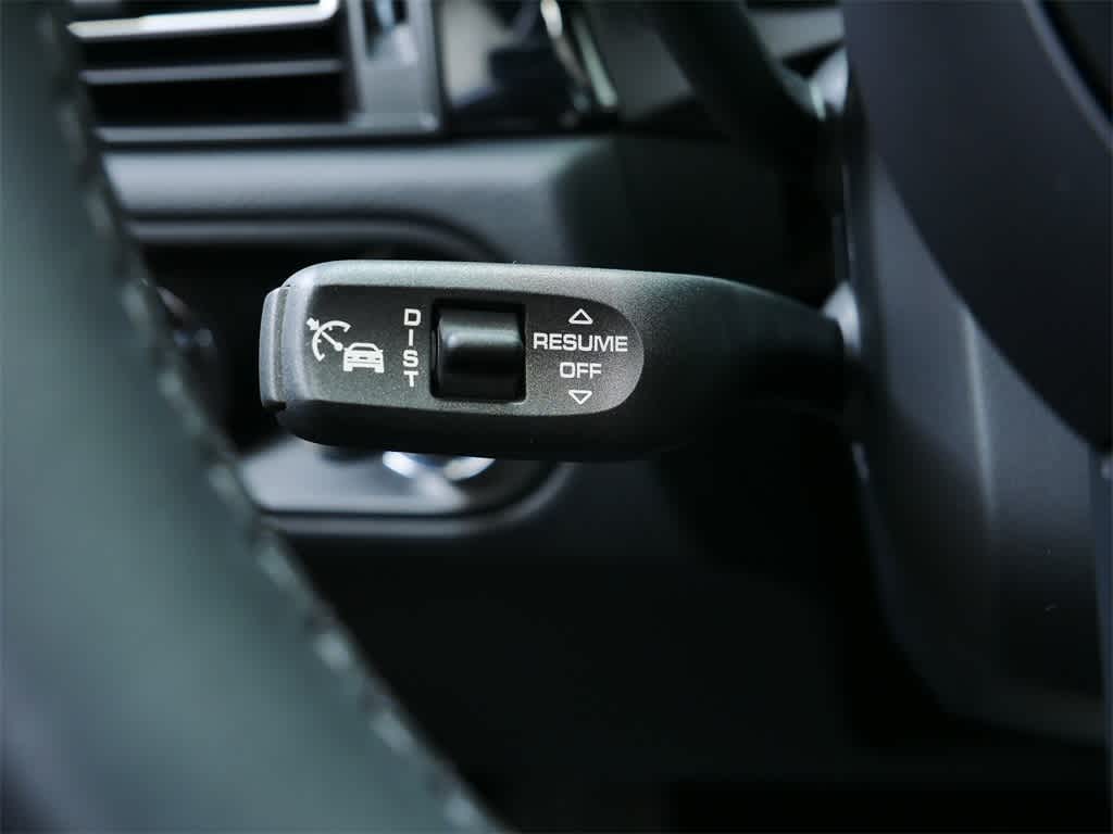 Thumbnail: 2025 Porsche Macan - 19