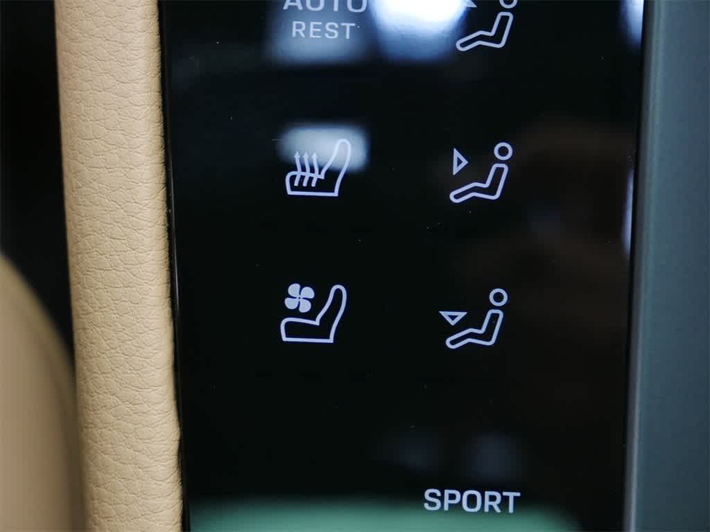 Thumbnail: 2026 Porsche Macan - 26