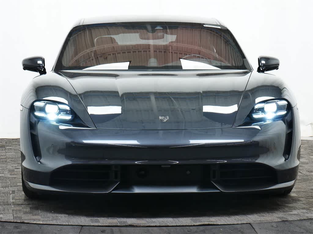 Thumbnail: 2021 Porsche Taycan - 10