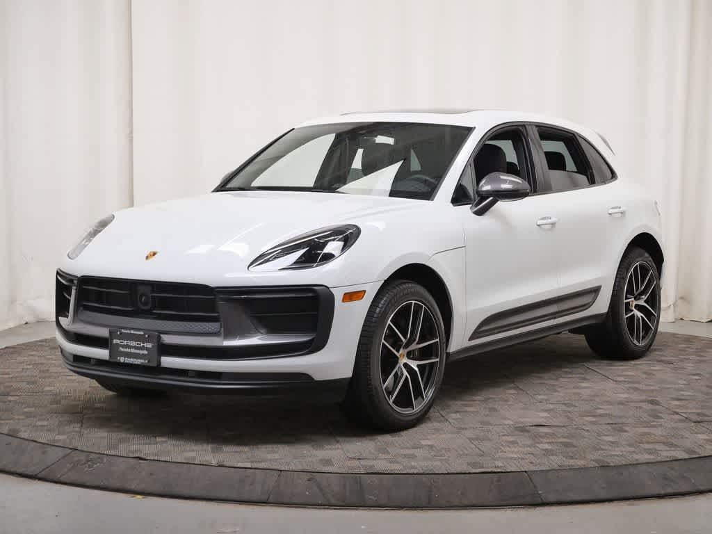 Thumbnail: 2023 Porsche Macan - 1