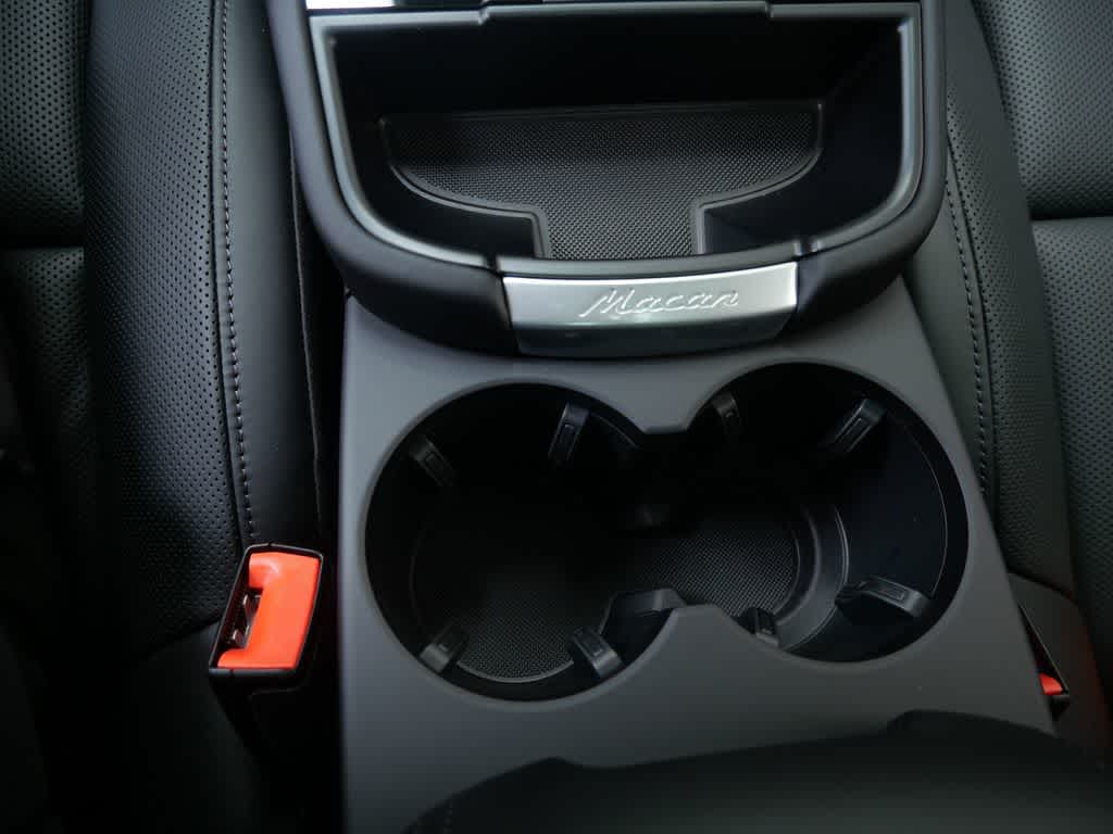 Thumbnail: 2026 Porsche Macan - 21