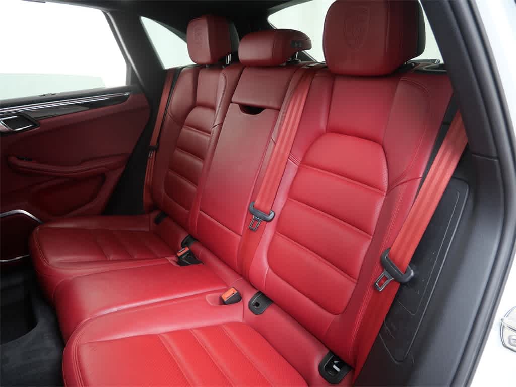 Thumbnail: 2015 Porsche Macan - 14