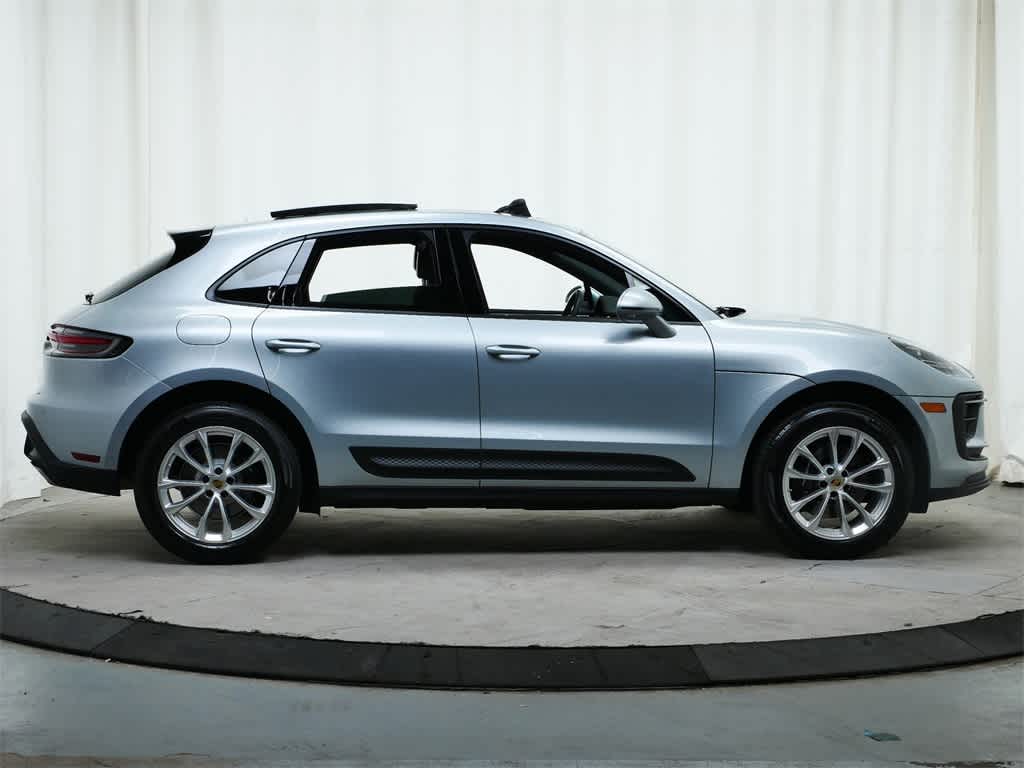 2025 Porsche Macan  8