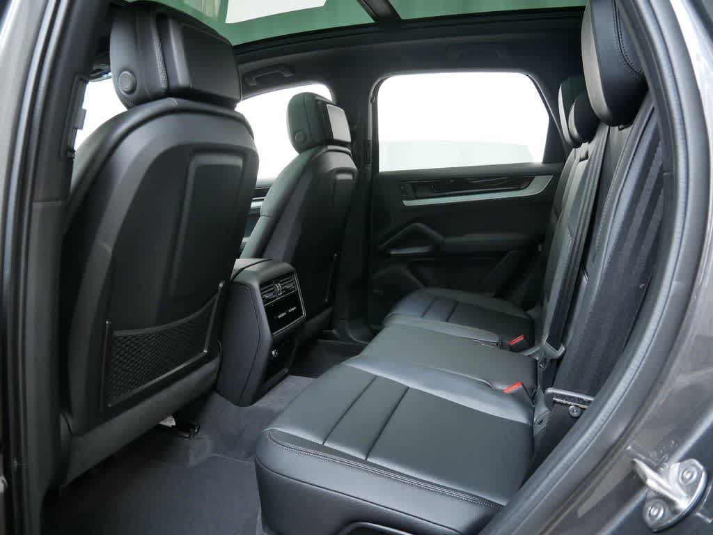 Thumbnail: 2026 Porsche Cayenne - 13