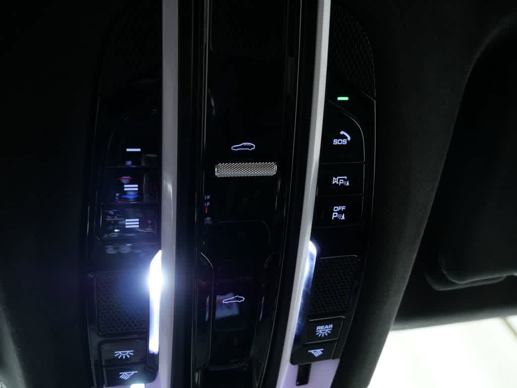 Thumbnail: 2023 Porsche Cayenne - 27