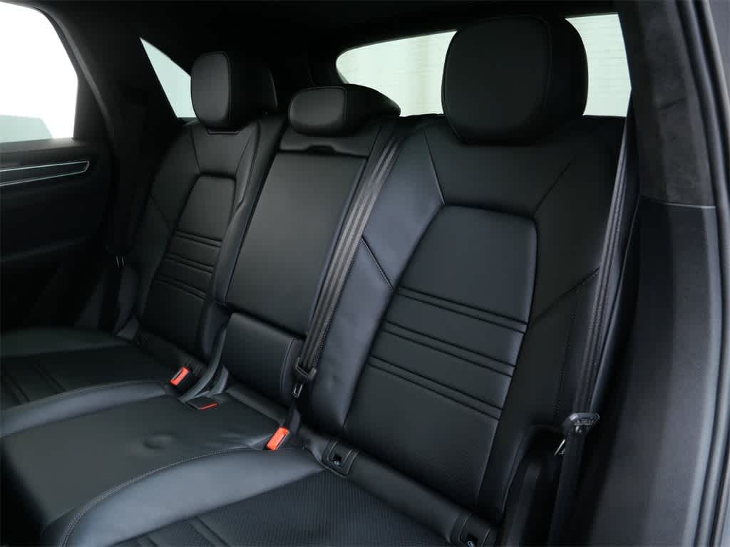 Thumbnail: 2023 Porsche Cayenne - 14