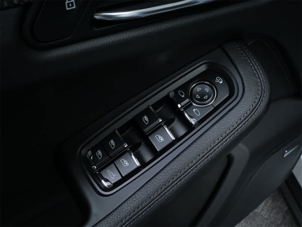 Thumbnail: 2025 Porsche Macan - 19