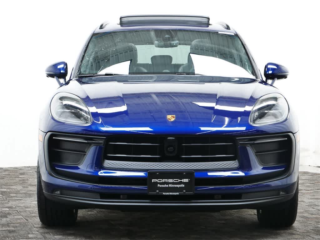 Thumbnail: 2025 Porsche Macan - 10