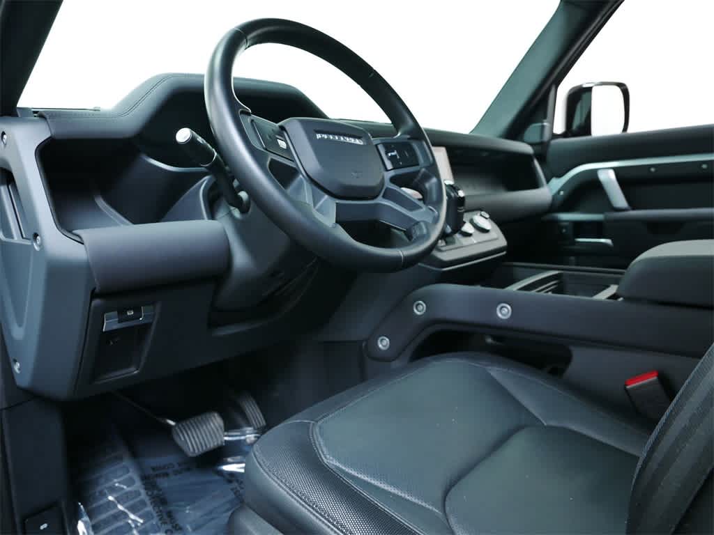 Thumbnail: 2023 Land Rover Defender - 4