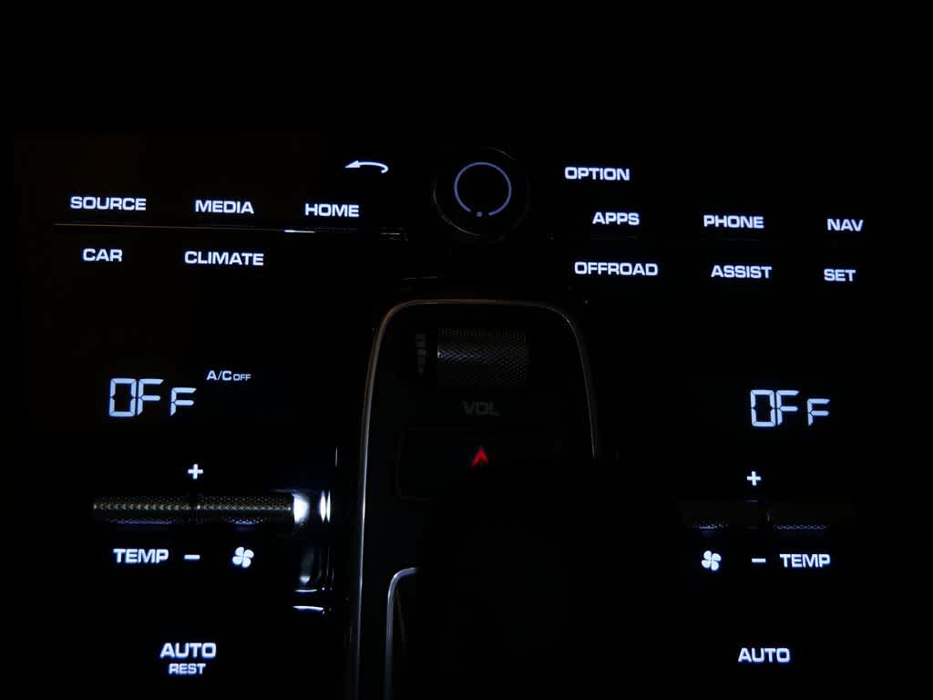 Thumbnail: 2023 Porsche Cayenne - 28