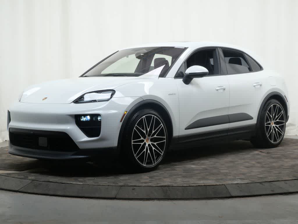 Thumbnail: 2024 Porsche Macan - 1