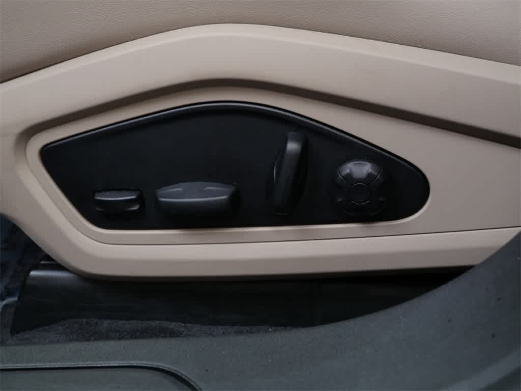 Thumbnail: 2022 Porsche Taycan - 13