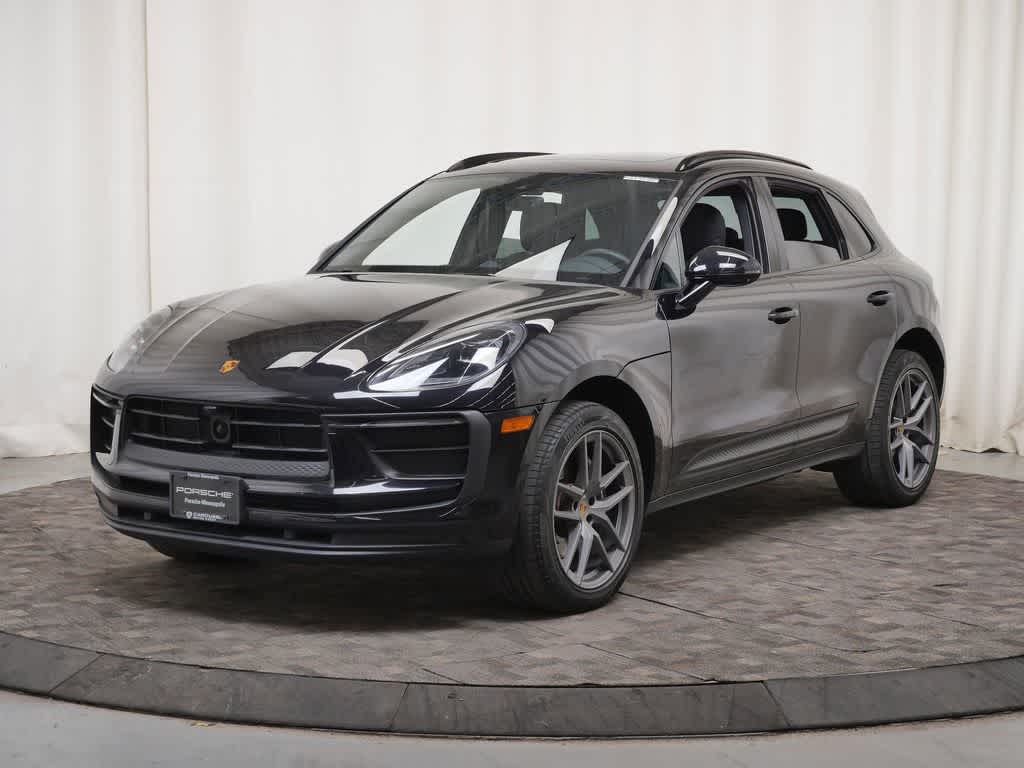 Thumbnail: 2023 Porsche Macan - 1