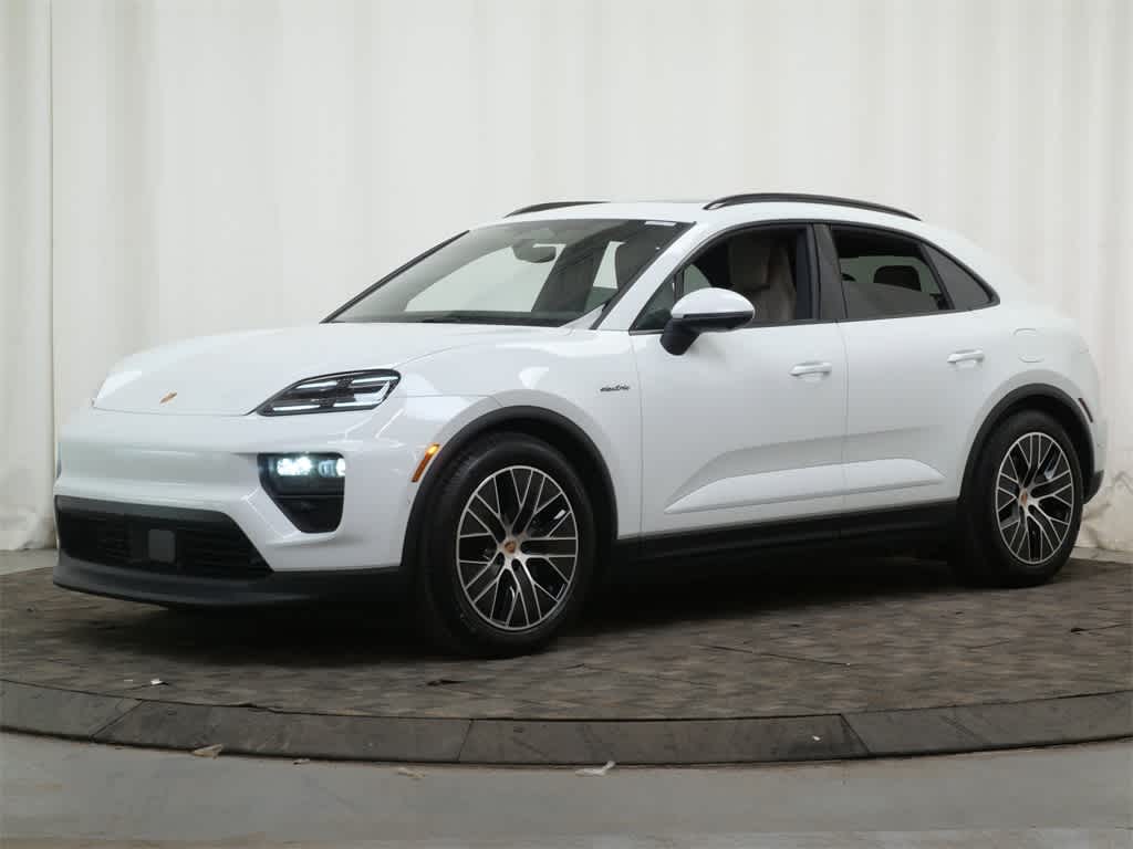 Thumbnail: 2026 Porsche Macan - 1