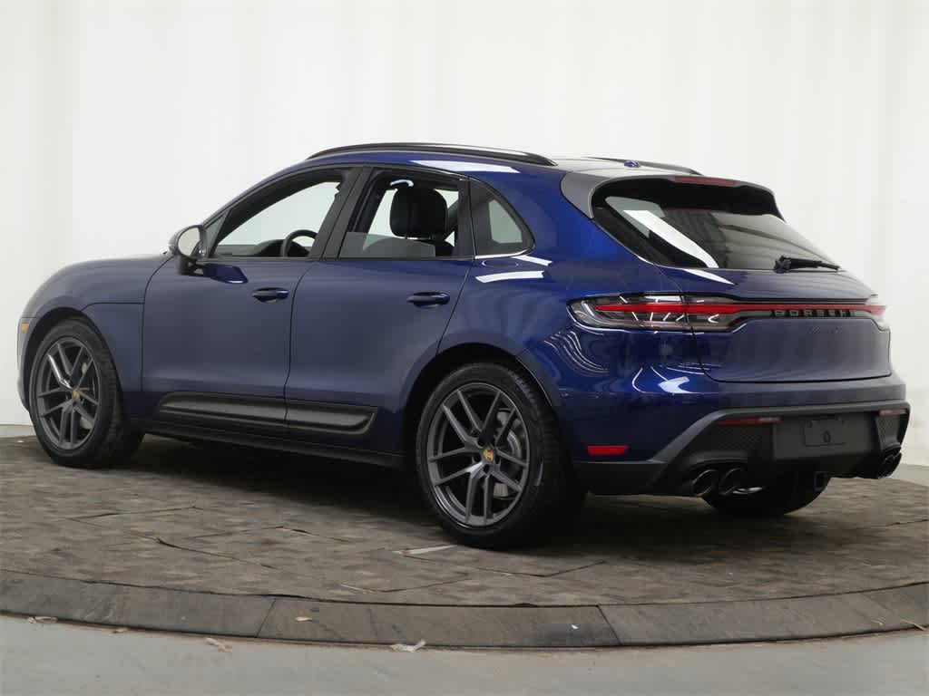 Thumbnail: 2025 Porsche Macan - 3
