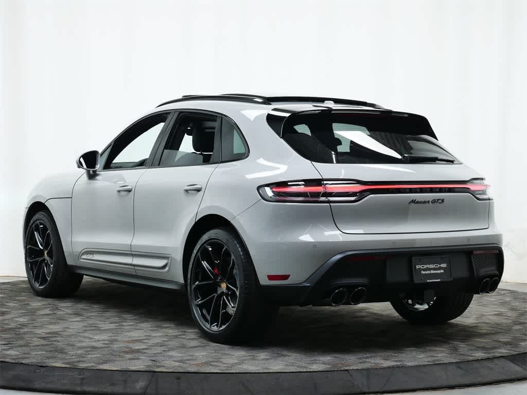 Thumbnail: 2025 Porsche Macan - 3