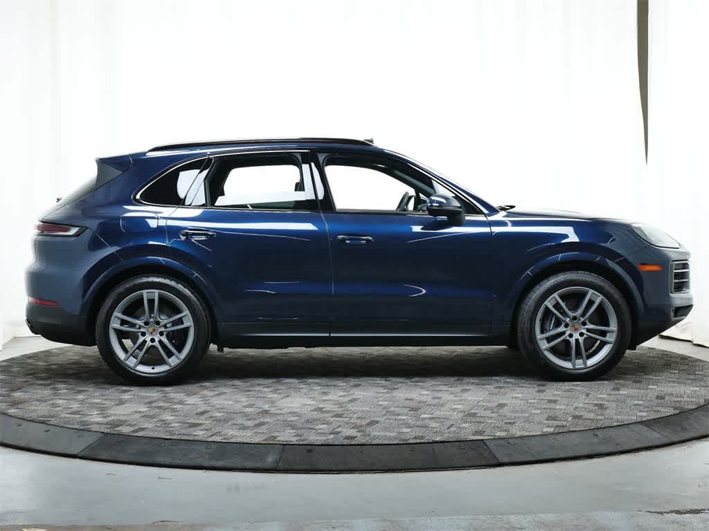 Thumbnail: 2025 Porsche Cayenne - 8