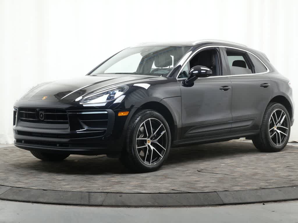 Thumbnail: 2026 Porsche Macan - 1
