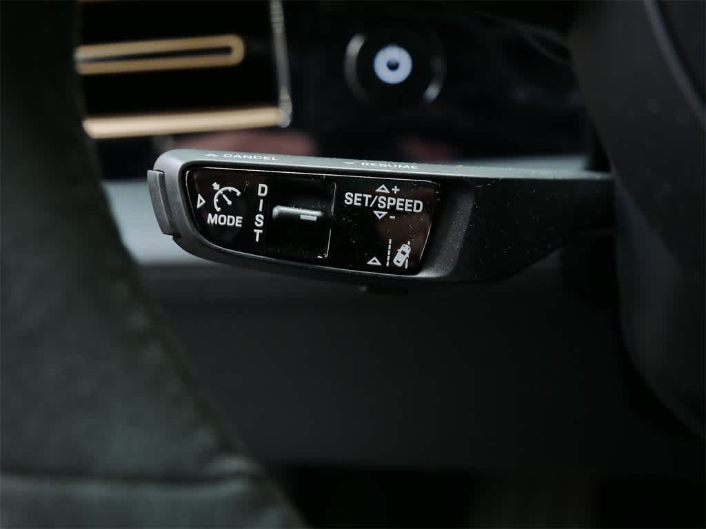 Thumbnail: 2025 Porsche Taycan - 22