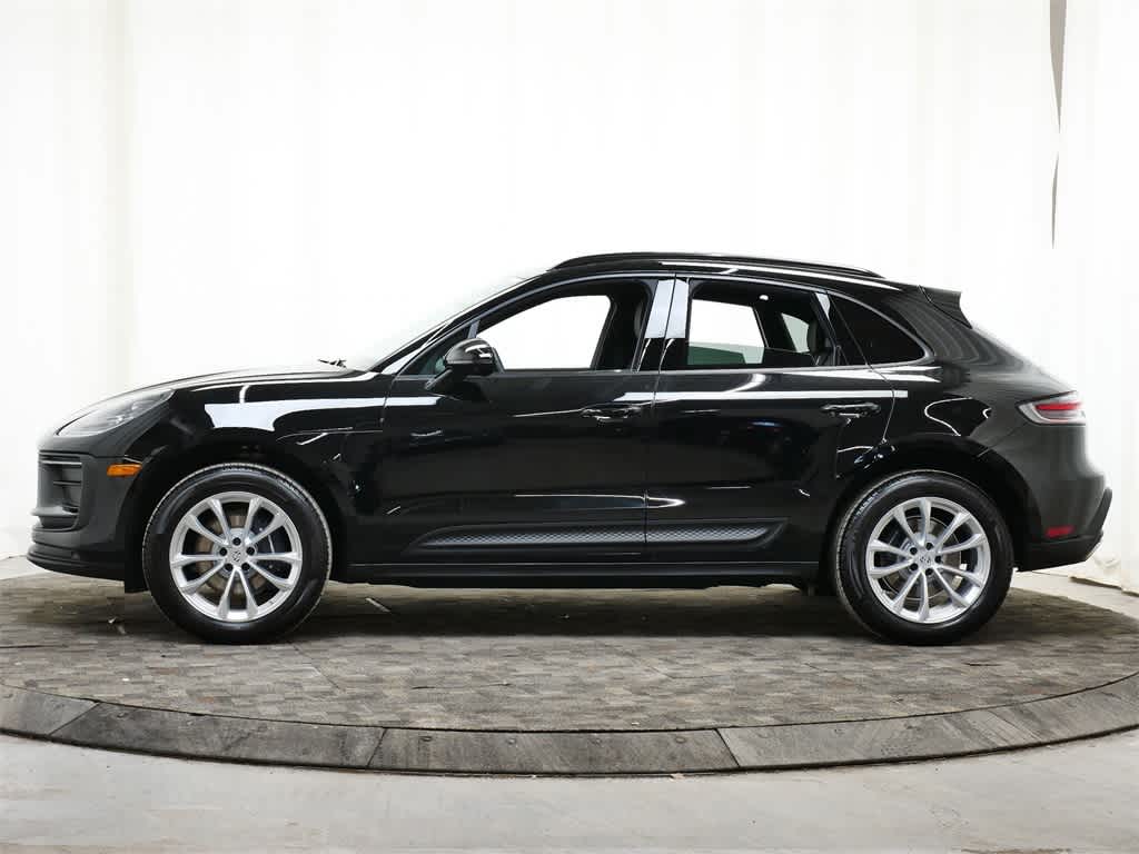 Thumbnail: 2026 Porsche Macan - 2