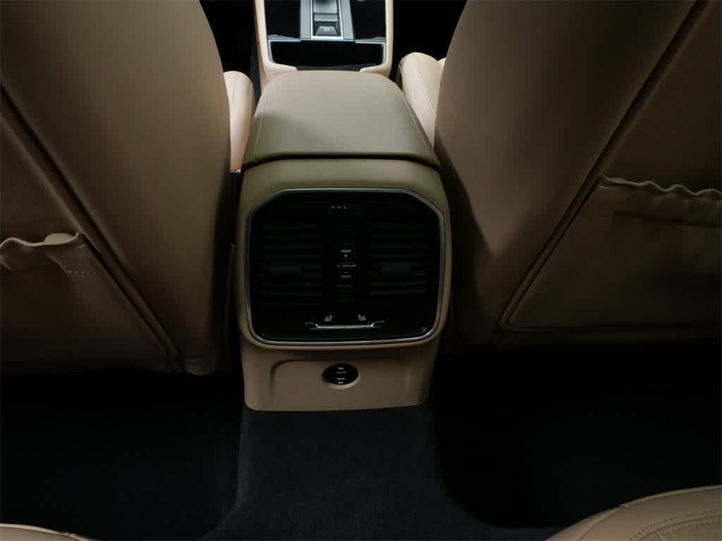 Thumbnail: 2024 Porsche Macan - 18