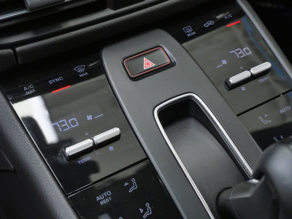 Thumbnail: 2023 Porsche Macan - 25