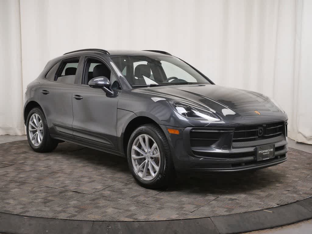 Thumbnail: 2025 Porsche Macan - 9