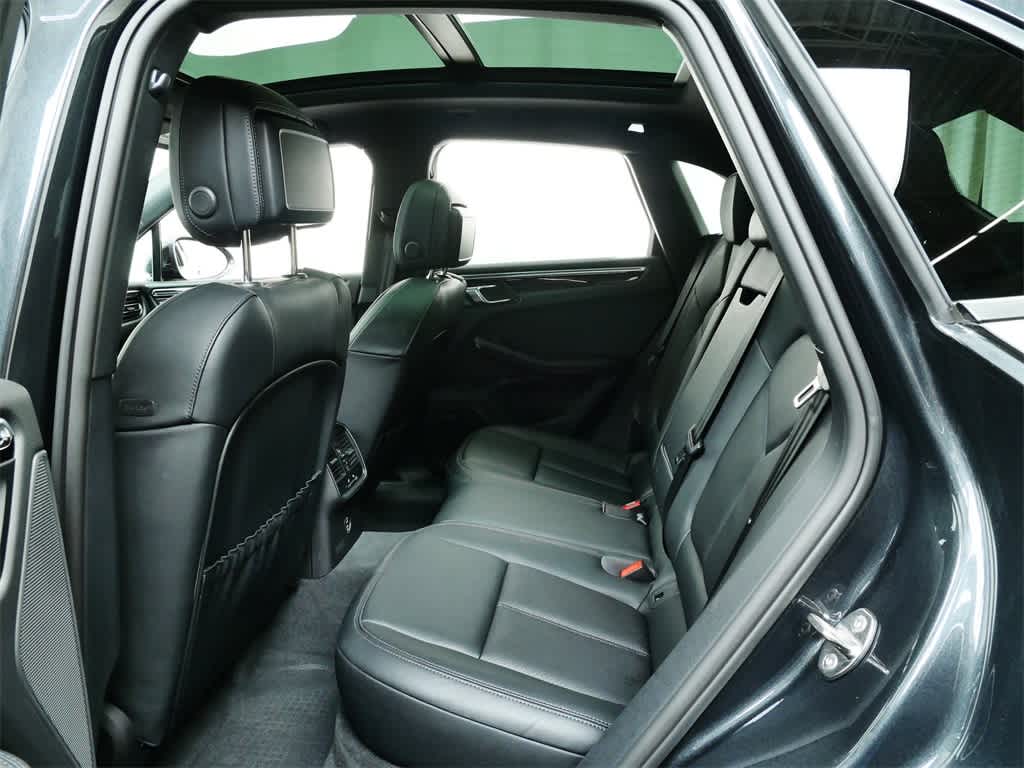 Thumbnail: 2025 Porsche Macan - 13