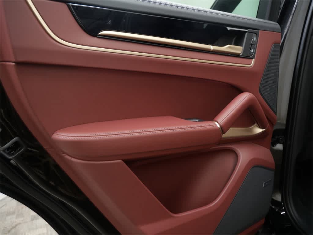 Thumbnail: 2025 Porsche Cayenne - 13