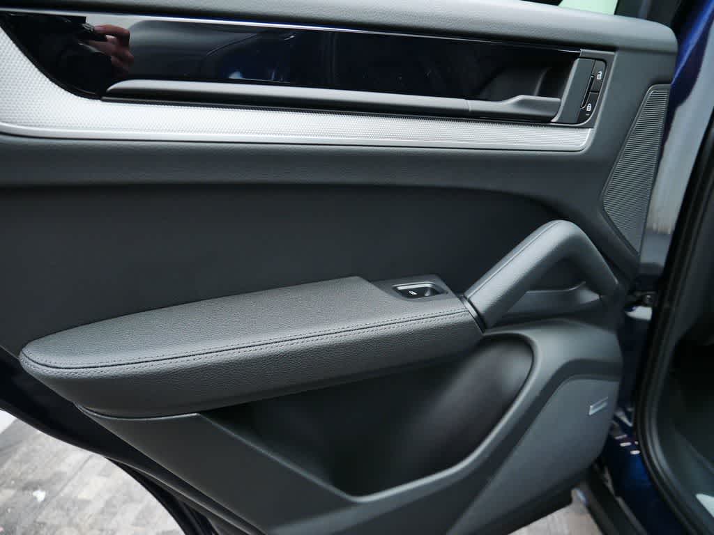 Thumbnail: 2026 Porsche Cayenne - 14