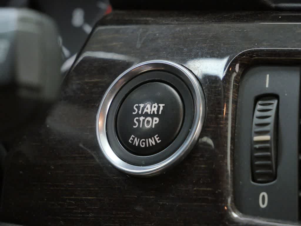 Thumbnail: 2013 BMW 3 Series - 23