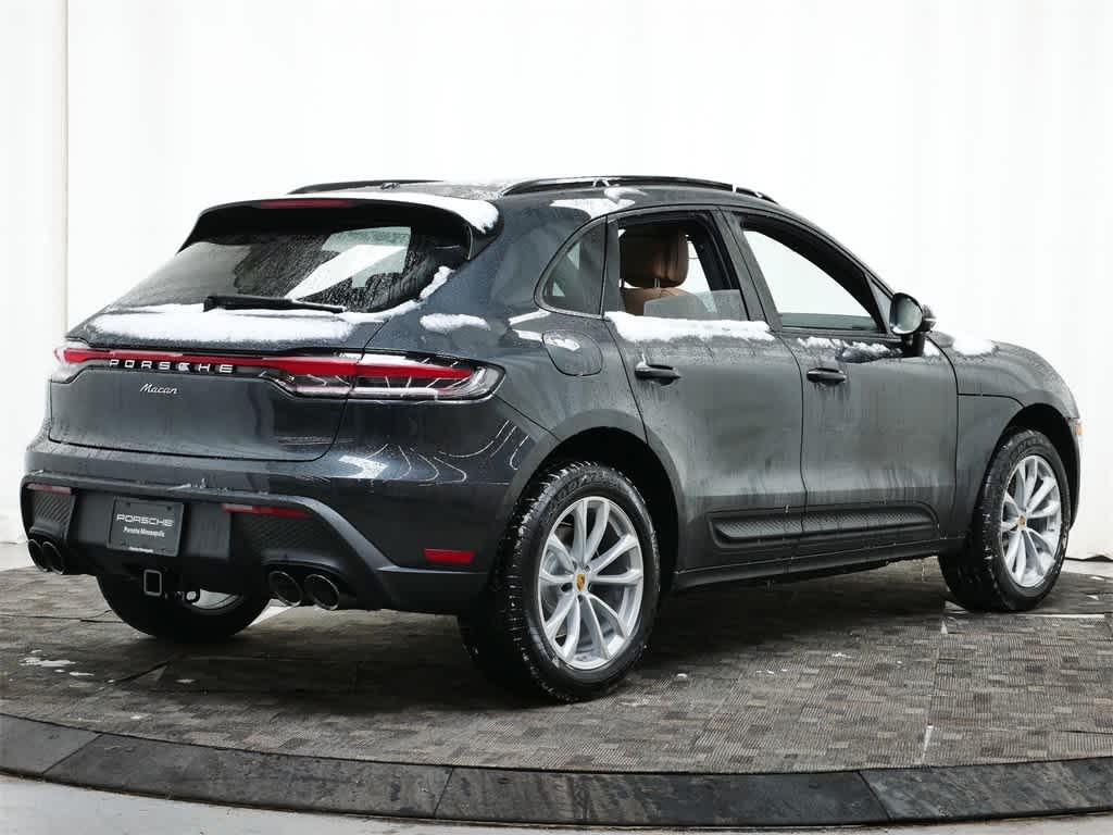 Thumbnail: 2026 Porsche Macan - 7