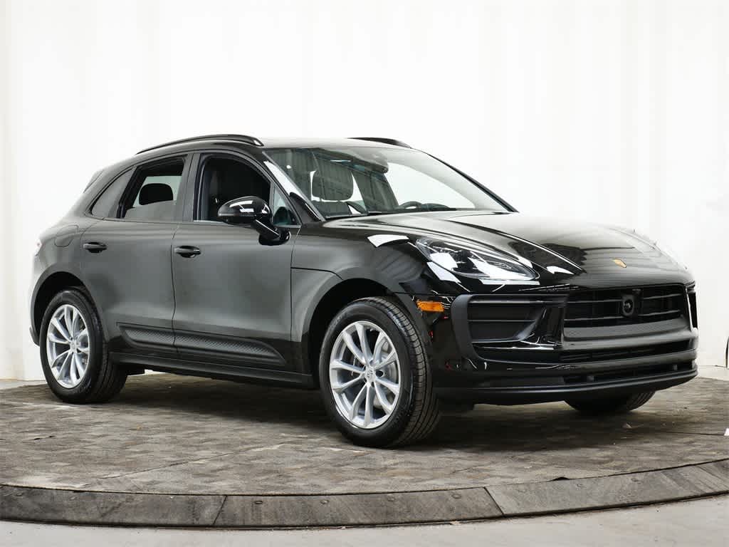 Thumbnail: 2026 Porsche Macan - 9