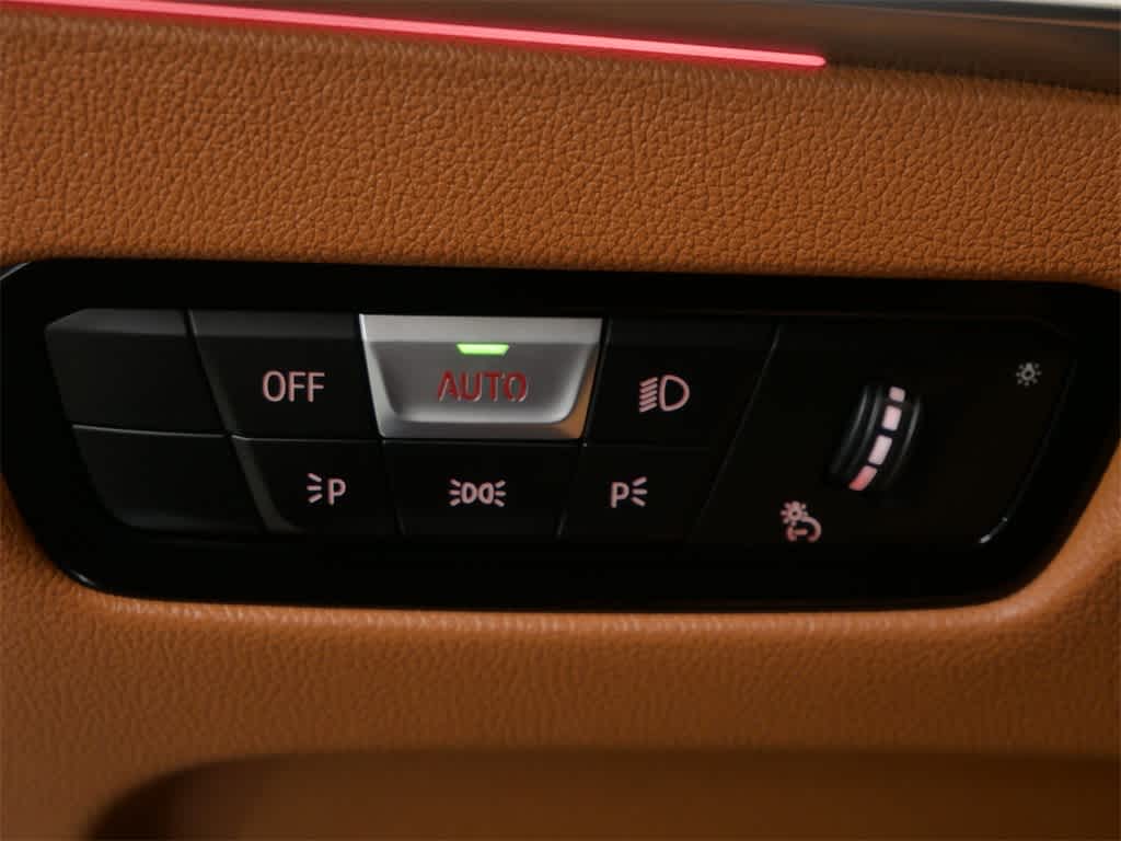 Thumbnail: 2023 BMW 3 Series - 18