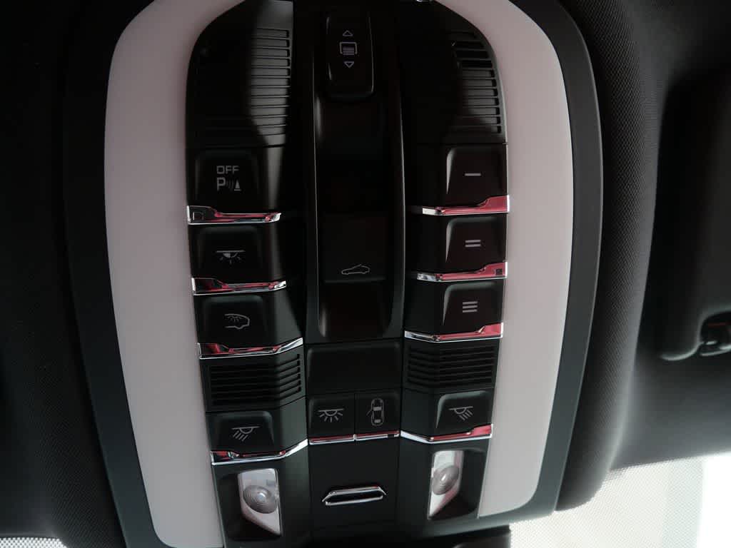 Thumbnail: 2026 Porsche Macan - 30