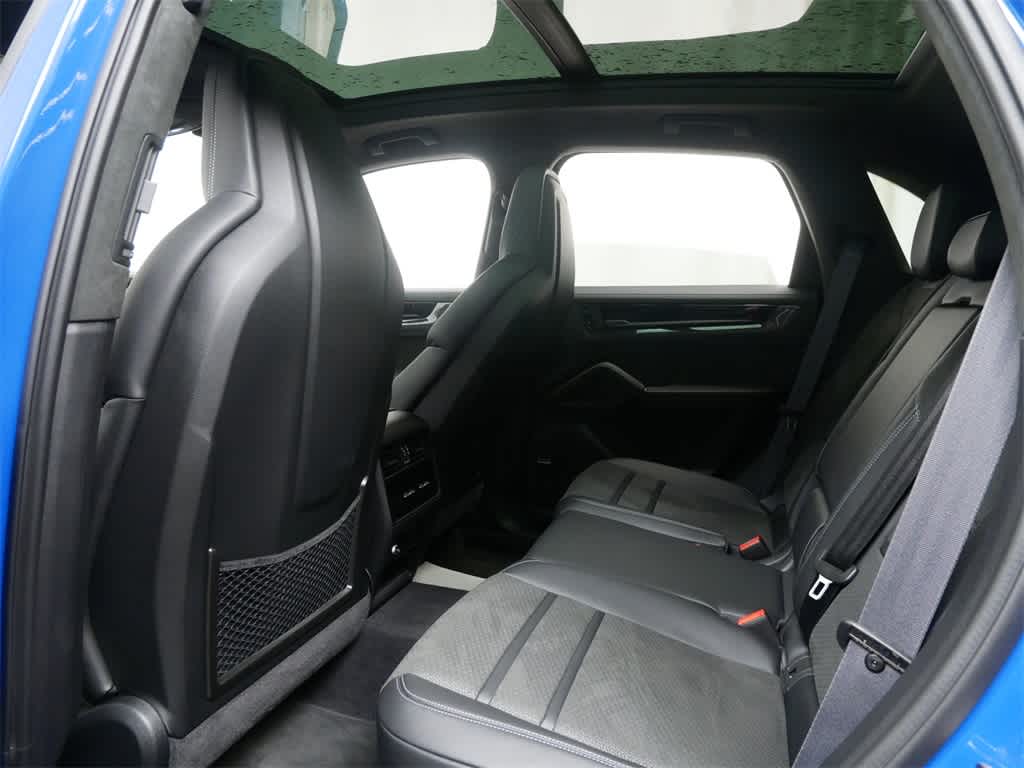 Thumbnail: 2025 Porsche Cayenne - 13