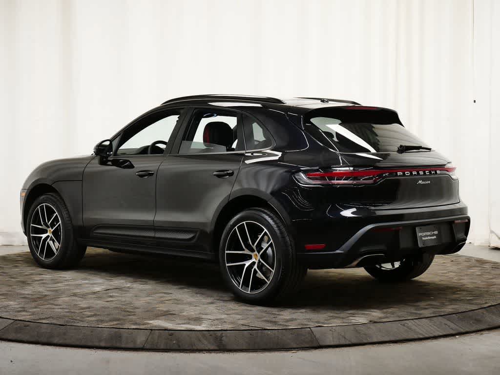 Thumbnail: 2026 Porsche Macan - 3
