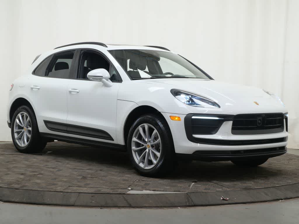 Thumbnail: 2026 Porsche Macan - 9