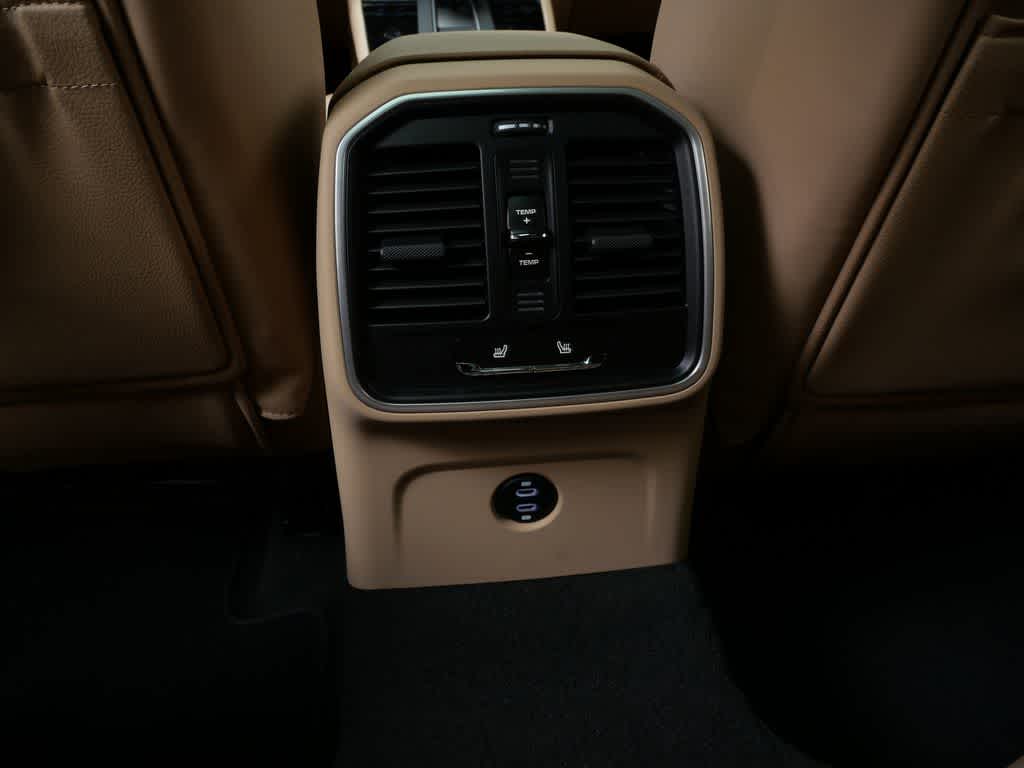 Thumbnail: 2026 Porsche Macan - 15